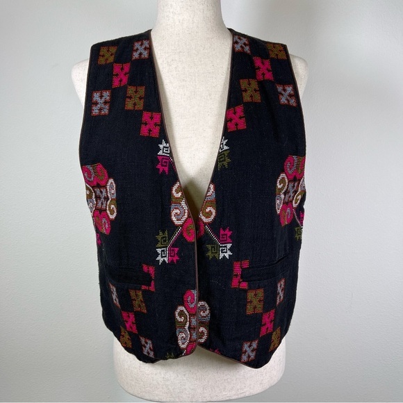 Embroidered Vest Women's Small* Retro Cross Stitch Black Pink Red Granny Core - Picture 1 of 12